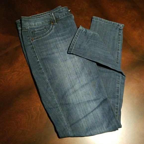 d. Jean Denim - Skinny Leg Denim Jeans